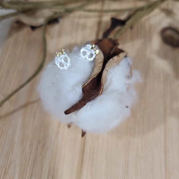 💀💀NEW💀💀CUTE!! Skeleton head with Gold Bow in 925 Sterling Silver - Picture 4 of 16